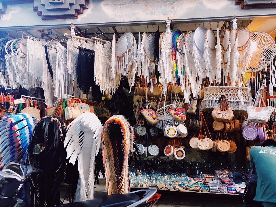 Lystravel–Bali-Market-Outlet