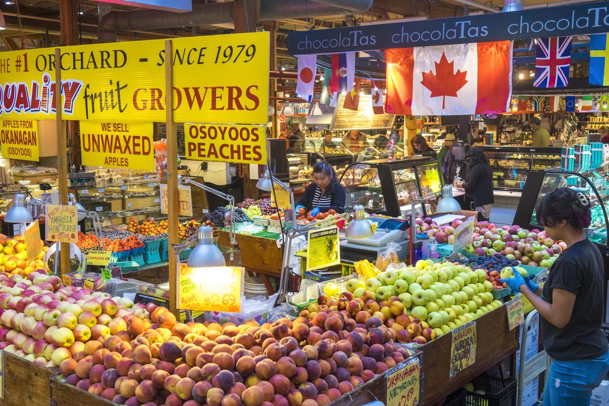 Lystravel-Canada-Vancouver-Public-Market-Granville-fruit