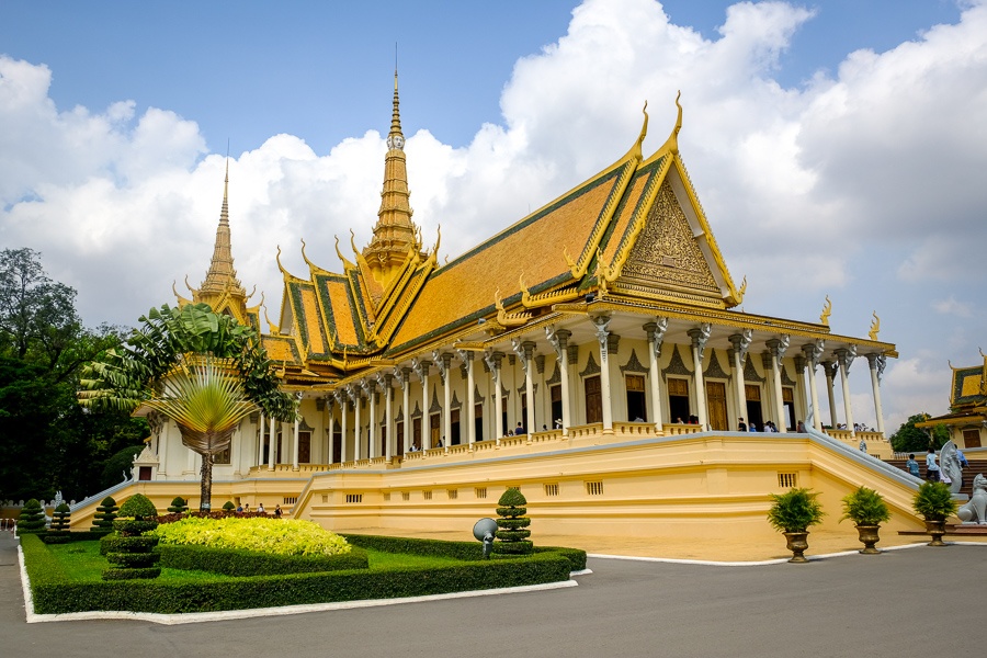 Lystravel-Capuchia-Phnom-Penh-royal-silver-palace