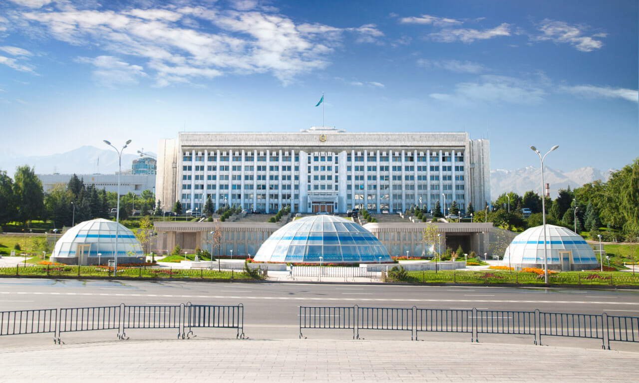 Lystravel-Kzakhstan-Almaty-Republic-Square